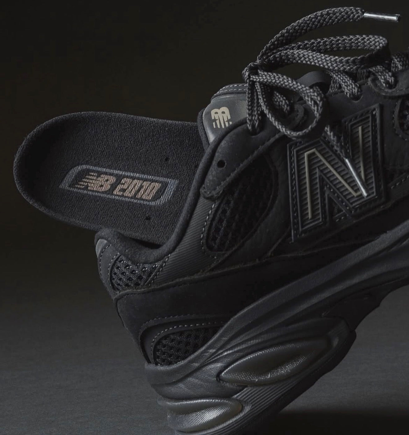 NB Balance 2010 Black