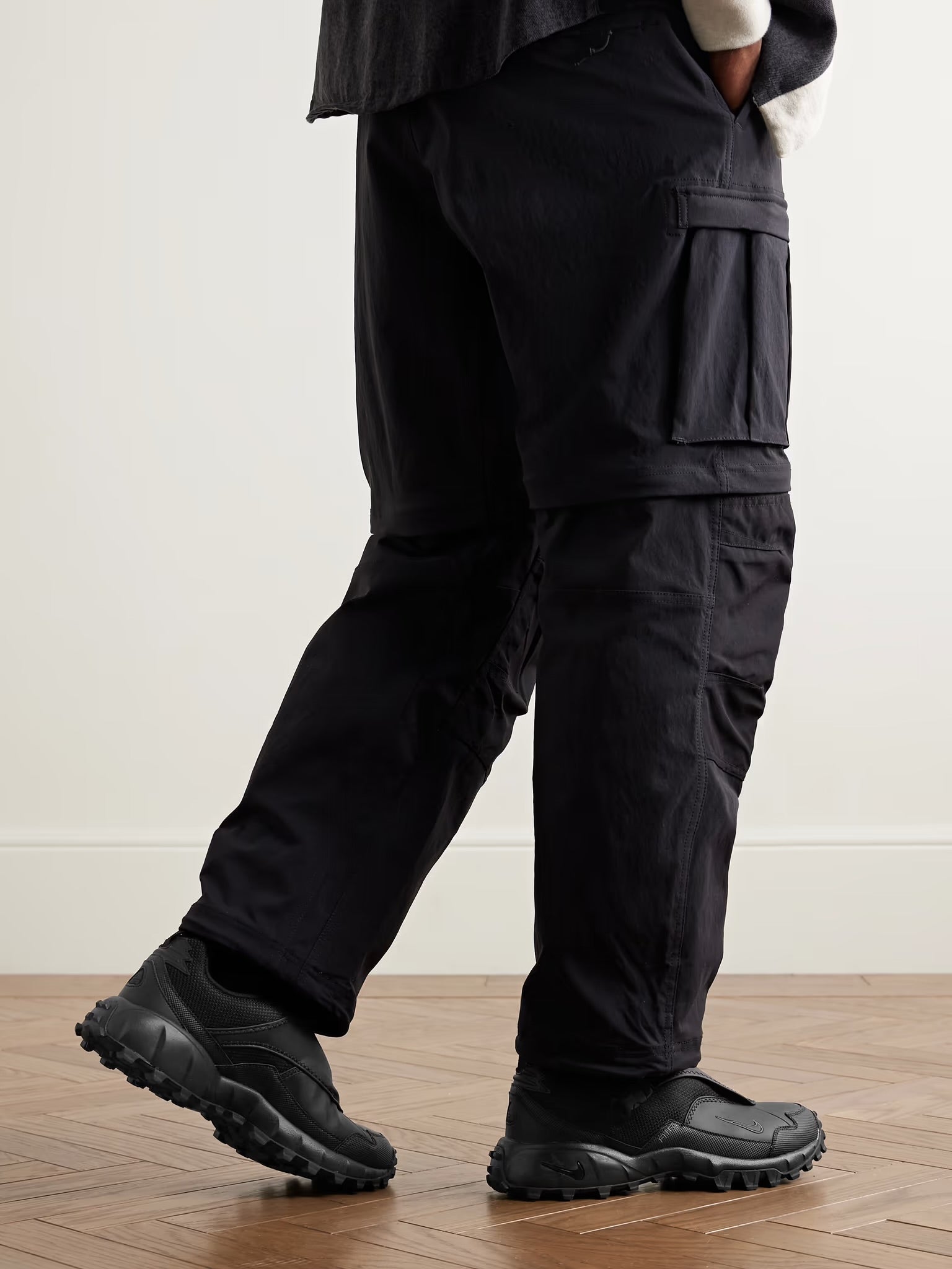 ACG Phassad Triple Black